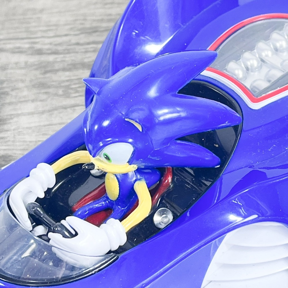 Team Sonic Racing RC: Tails The Fox & Sonic , 2.4GHz Remote Controlled Cars - Picture 7 of 16